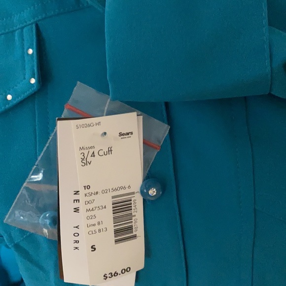 NWT - TEAL COLORED 3/4 SLEEVE TOP - Picture 4 of 5